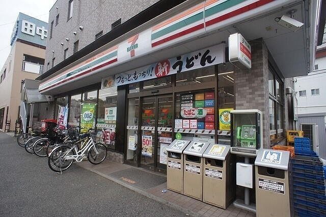コンビニ　セブンイレブン（コンビニ）まで130m