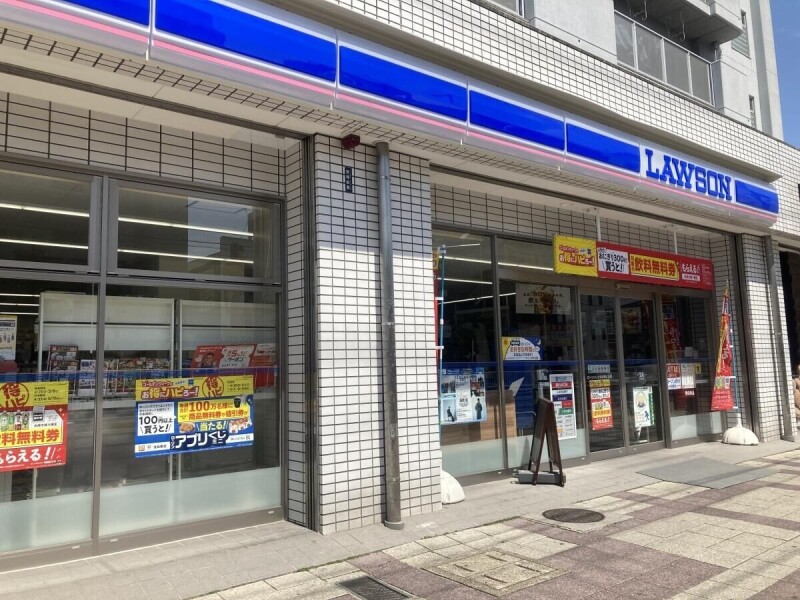 コンビニ　ローソンいりなか駅ビル店（コンビニ）まで188m