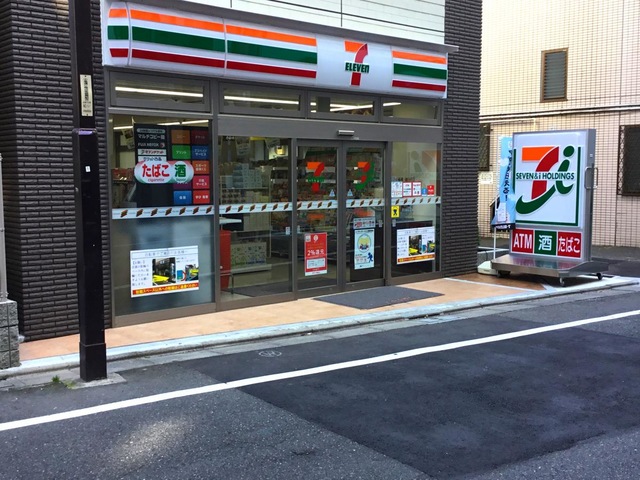 コンビニ　セブンイレブン三軒茶屋病院前店（コンビニ）まで107m