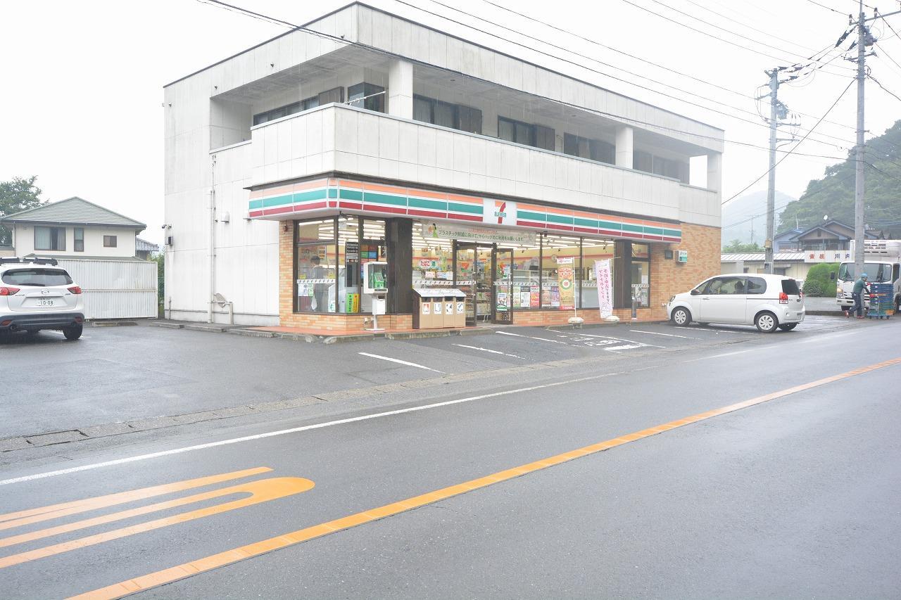 コンビニ　セブンイレブン桐生川内3丁目店（コンビニ）まで669m
