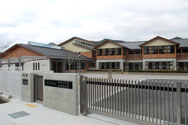 小学校　神河町立神崎小学校（小学校）まで814m