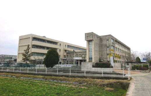 中学校　倉敷市立真備東中学校（中学校）まで939m