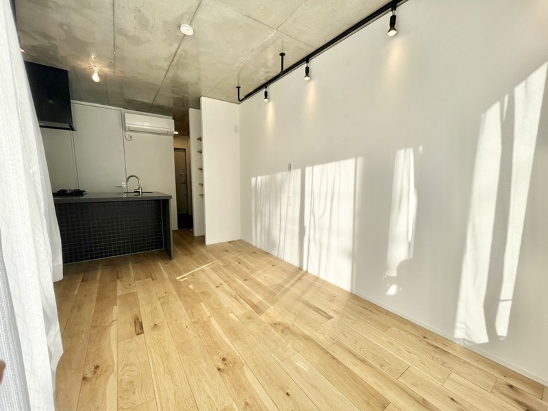 その他部屋・スペース　奥行きのある家具を設置しやすいお部屋