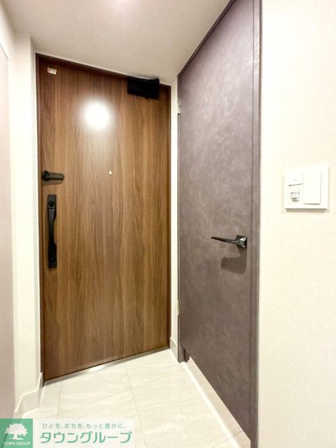 玄関　※写真は同タイプ住戸です。