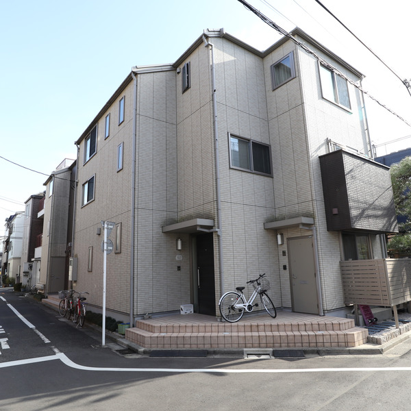建物外観　落ち着いた雰囲気の外観です