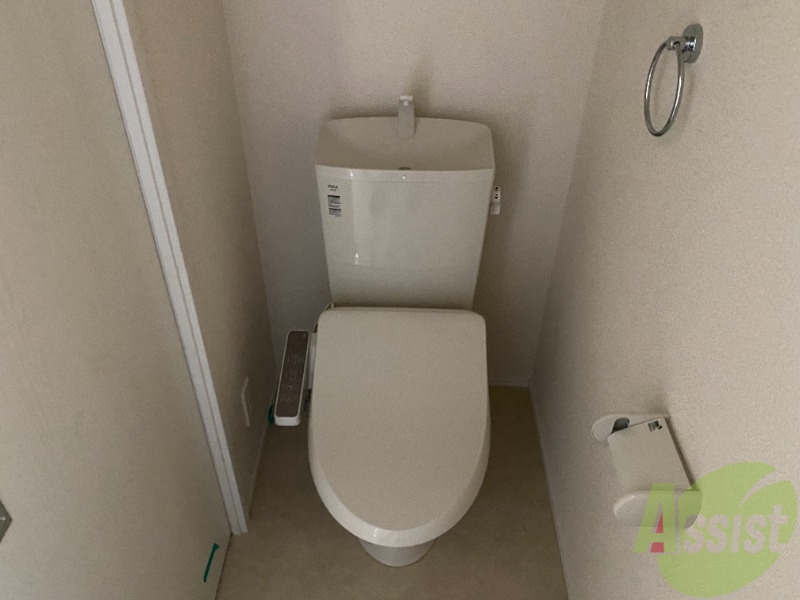 トイレ　トイレは、嬉しいウォシュレット付きです。