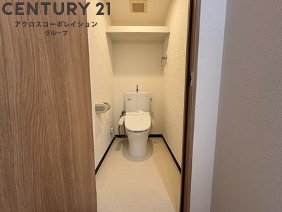 トイレ　シンプルで掃除のしやすいトイレです♪