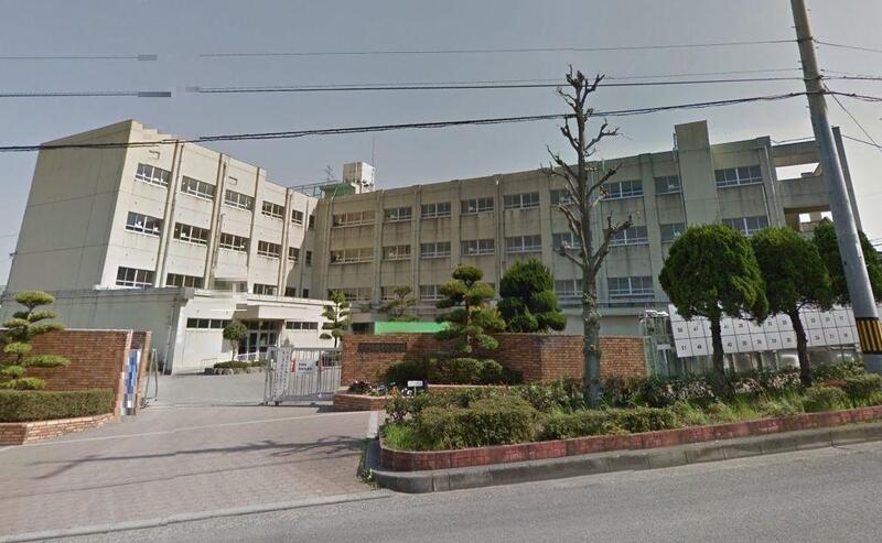 小学校　高槻市立南平台小学校（小学校）まで555m