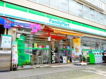 コンビニ　ファミリーマート 浜田山駅北店（コンビニ）まで716m