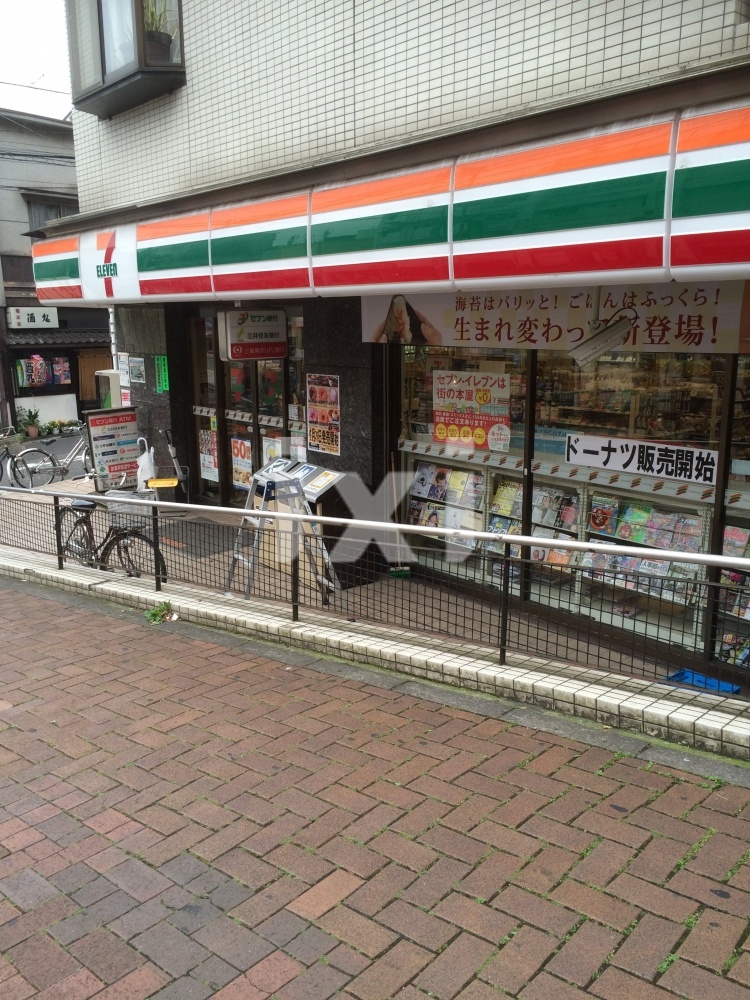 コンビニ　セブンイレブン東十条駅前店（コンビニ）まで677m