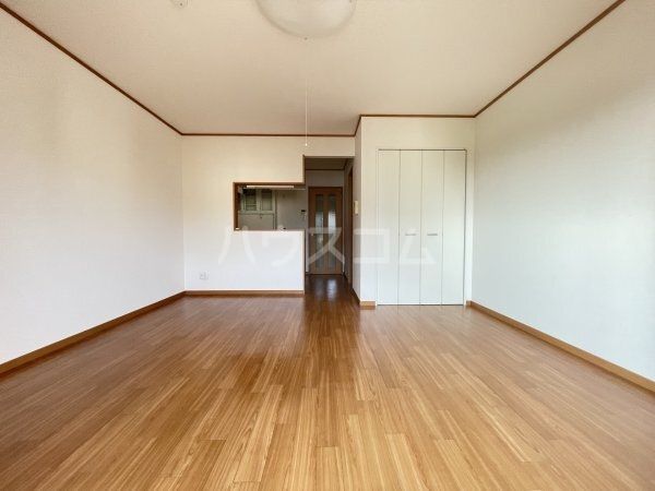 ベルクレスト大岩 参番館の内装写真