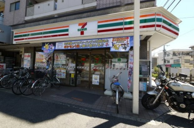 コンビニ　セブンイレブン 世田谷松原駅前店（コンビニ）まで150m