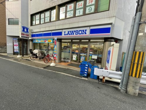 コンビニ　ローソン 佐堂町三丁目店（コンビニ）まで323m