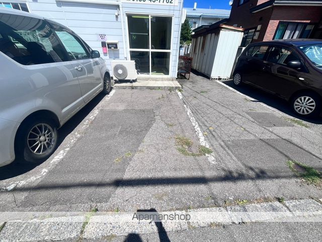 駐車場　駐車場