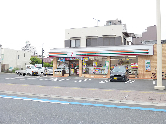 コンビニ　セブンイレブン坂戸本町店（コンビニ）まで495m