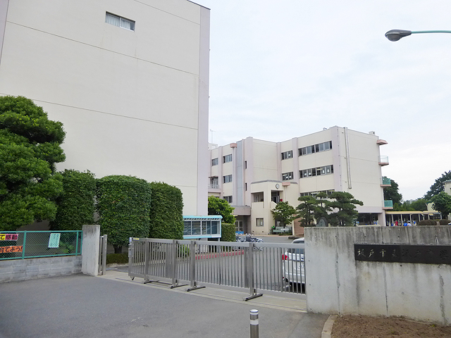 中学校　坂戸市立坂戸中学校（中学校）まで1384m