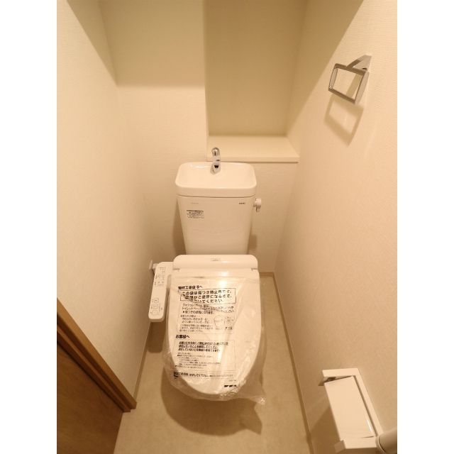 トイレ　写真は同タイプ住居の参考写真です