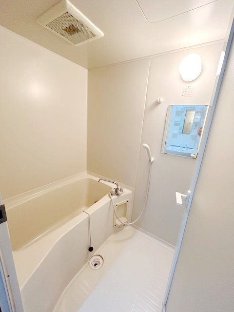 バス・シャワールーム　※別部屋参考写真