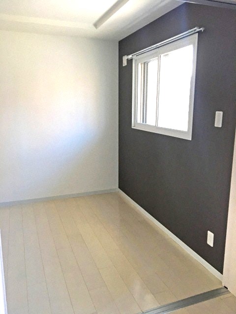 その他部屋・スペース　リビング横には使い勝手の良い洋室があります♪