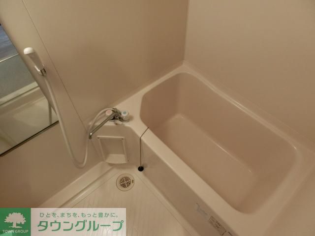 バス・シャワールーム　清潔感のある綺麗なお風呂。