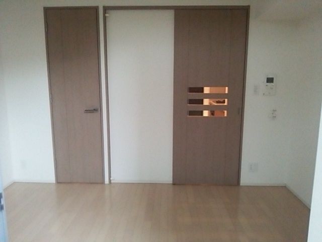 居室・リビング　（別タイプ参考写真）サンピエス根津　文京区根津1