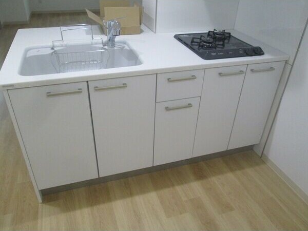 キッチン　※写真は同じマンションの違う部屋のものになります。