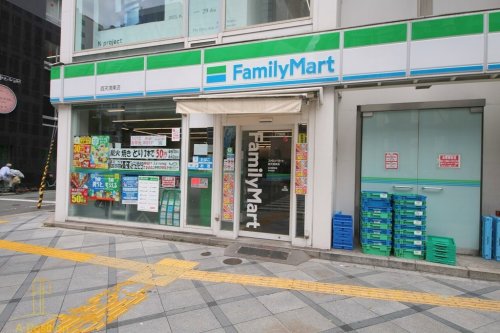 コンビニ　ファミリーマート 西天満東店（コンビニ）まで56m