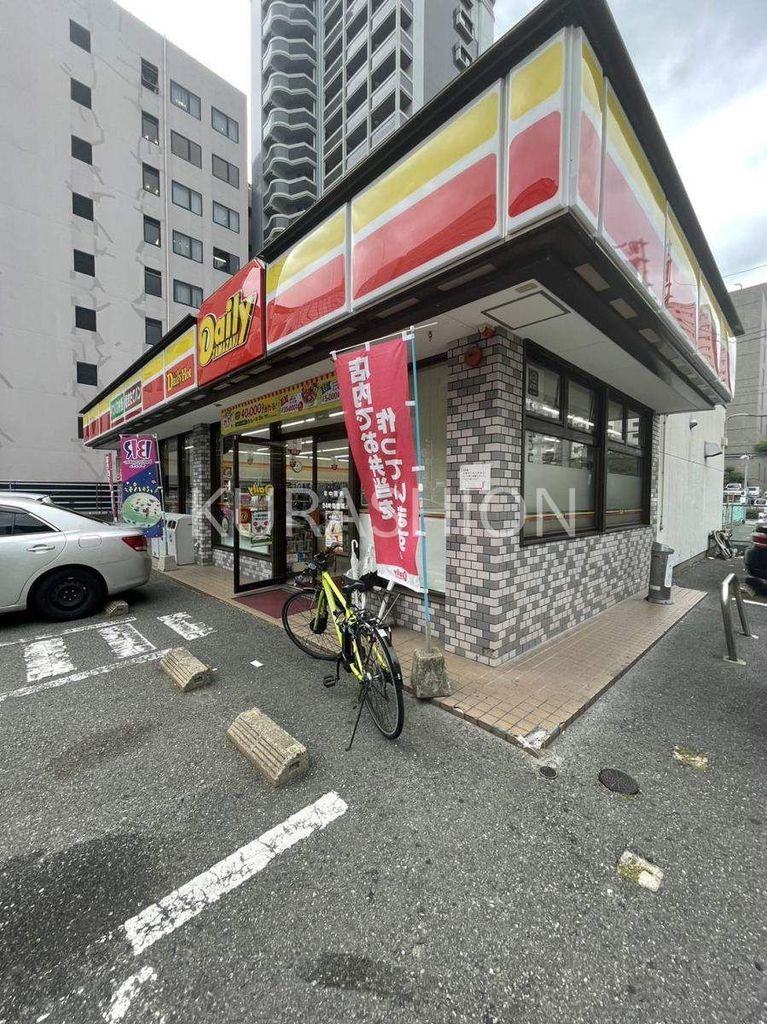 コンビニ　デイリーヤマザキ博多駅東店（コンビニ）まで270m