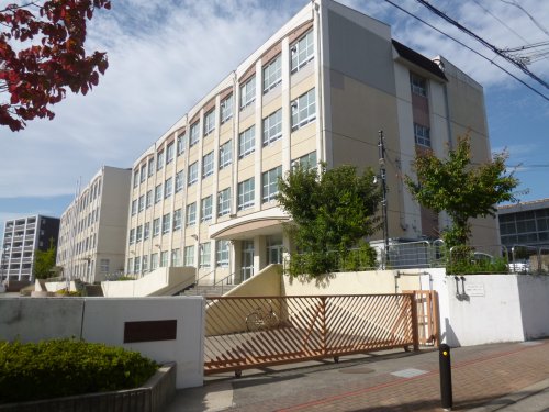 小学校　植田南小学校（小学校）まで460m