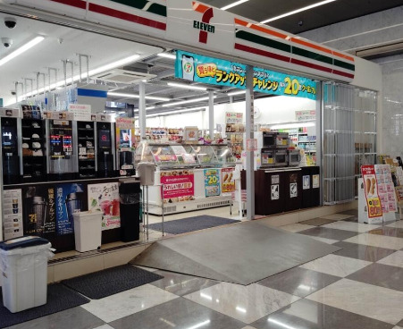 コンビニ　セブンイレブン DJ芝浦スクエアビル店（コンビニ）まで320m