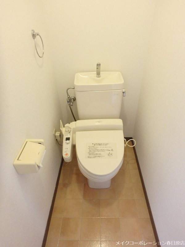 トイレ　写真は同型タイプ