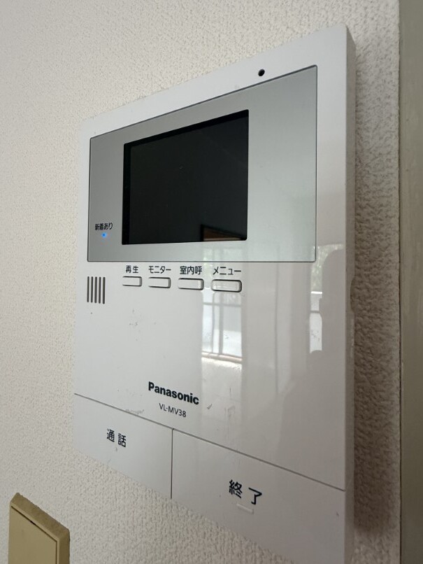 セキュリティ　モニター付きインターホン ※室内クリーニング前の写真です