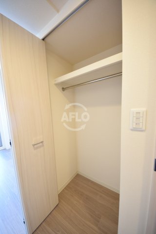 収納　プレサンス大手前ピリオド　クローゼット