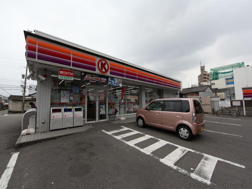 コンビニ　サークルKちかま通店 (コンビニ)（コンビニ）まで160m