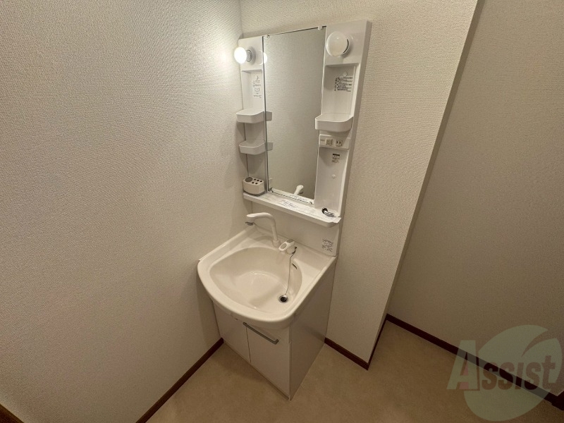 洗面設備　こちらに洗面台があります。朝の洗顔はこちらで。
