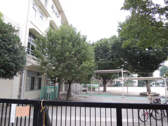 小学校　練馬区立仲町小学校（小学校）まで250m