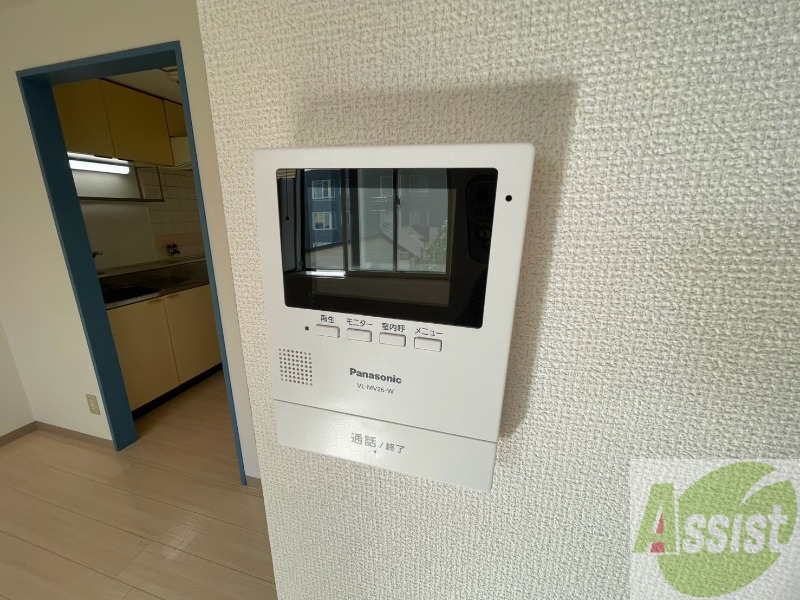 セキュリティ　ＴＶモニター付インターホンです。来客者の顔が見えるので安心！