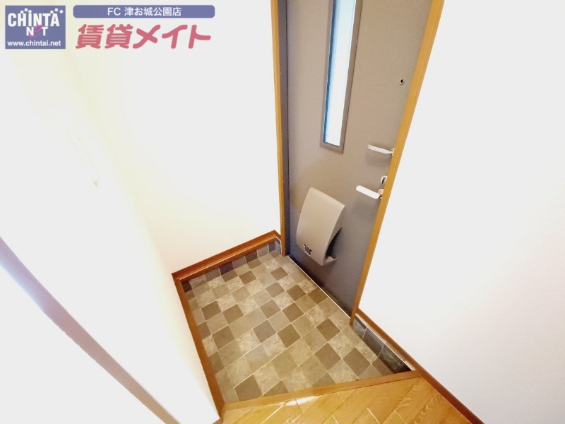 ラポール Cの玄関写真