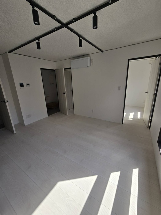仮)鎌倉市大船プロジェクト新築工事の居間写真