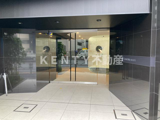 エントランス　清潔なエントランスです