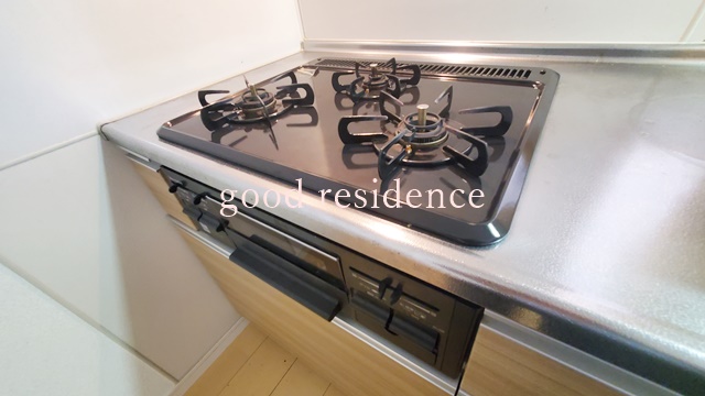 キッチン　【南向き・庭付きで明るいお部屋です♪】