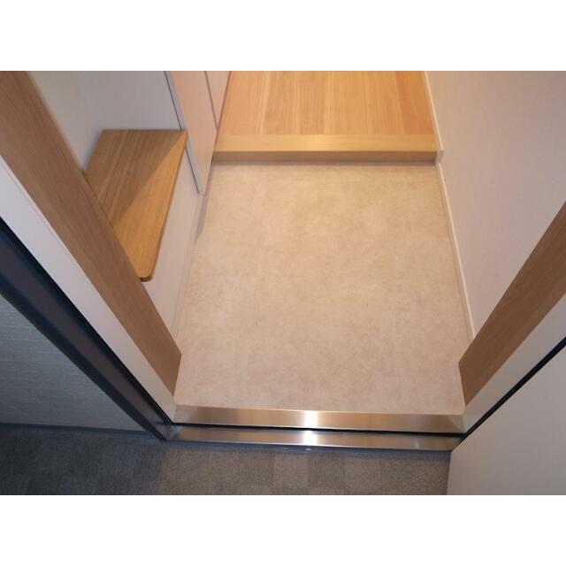 玄関　同仕様写真含む