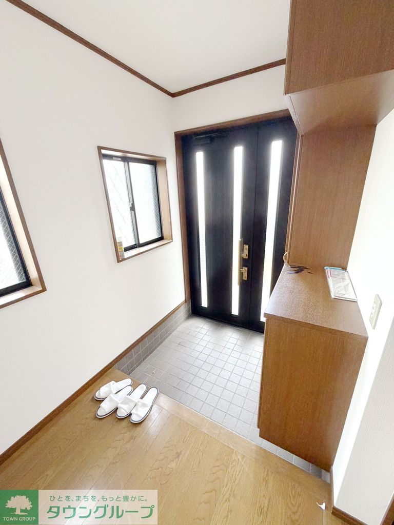 白幡上町戸建の玄関写真