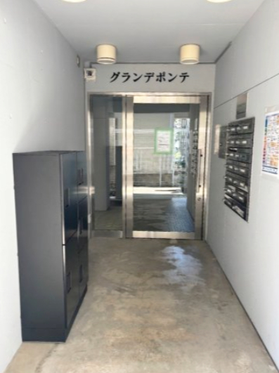エントランス　オートロック付のエントランス