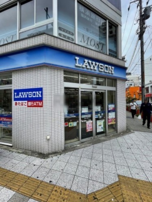 コンビニ　ローソン 横浜曙町一丁目店（コンビニ）まで157m