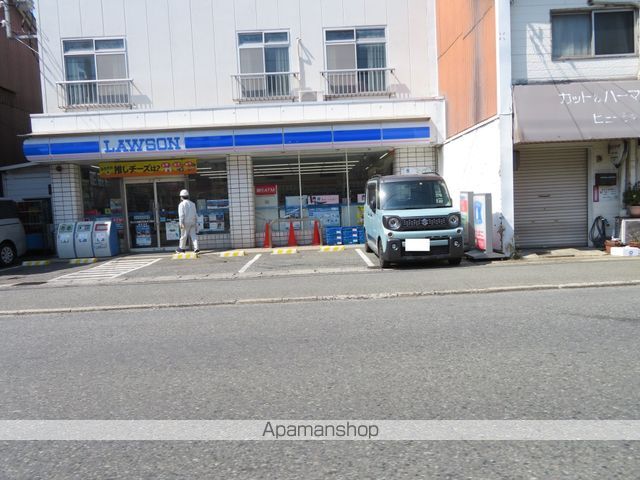 コンビニ　ローソン彦島江の浦５丁目店（コンビニ）まで947m