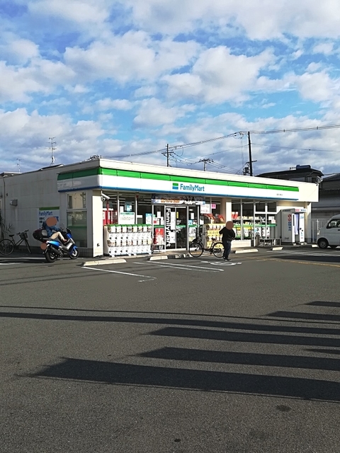 コンビニ　ファミリーマート寝屋川寿町店（コンビニ）まで753m