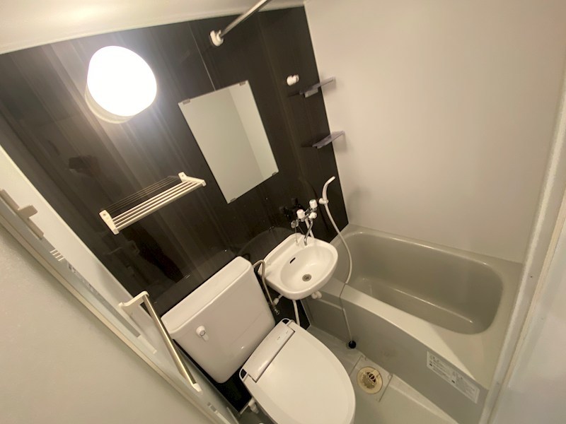 ユナイト妙蓮寺アーロンジャッジのトイレ写真