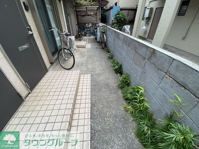 エントランス　庭