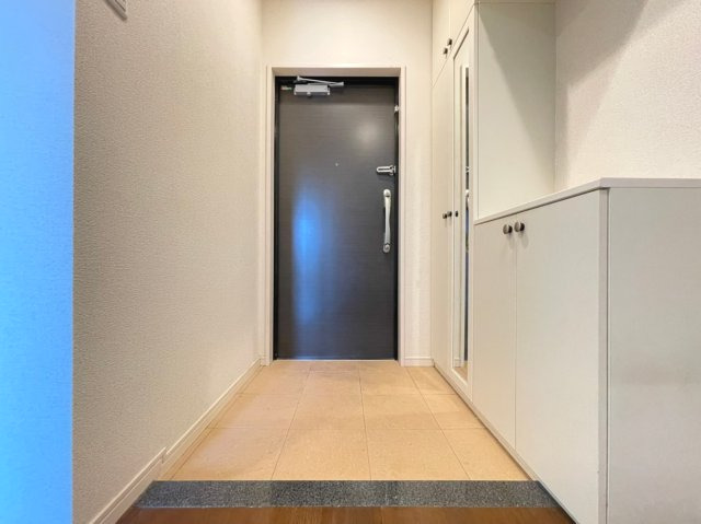 豊中市東泉丘1丁目テラスハウスの玄関写真